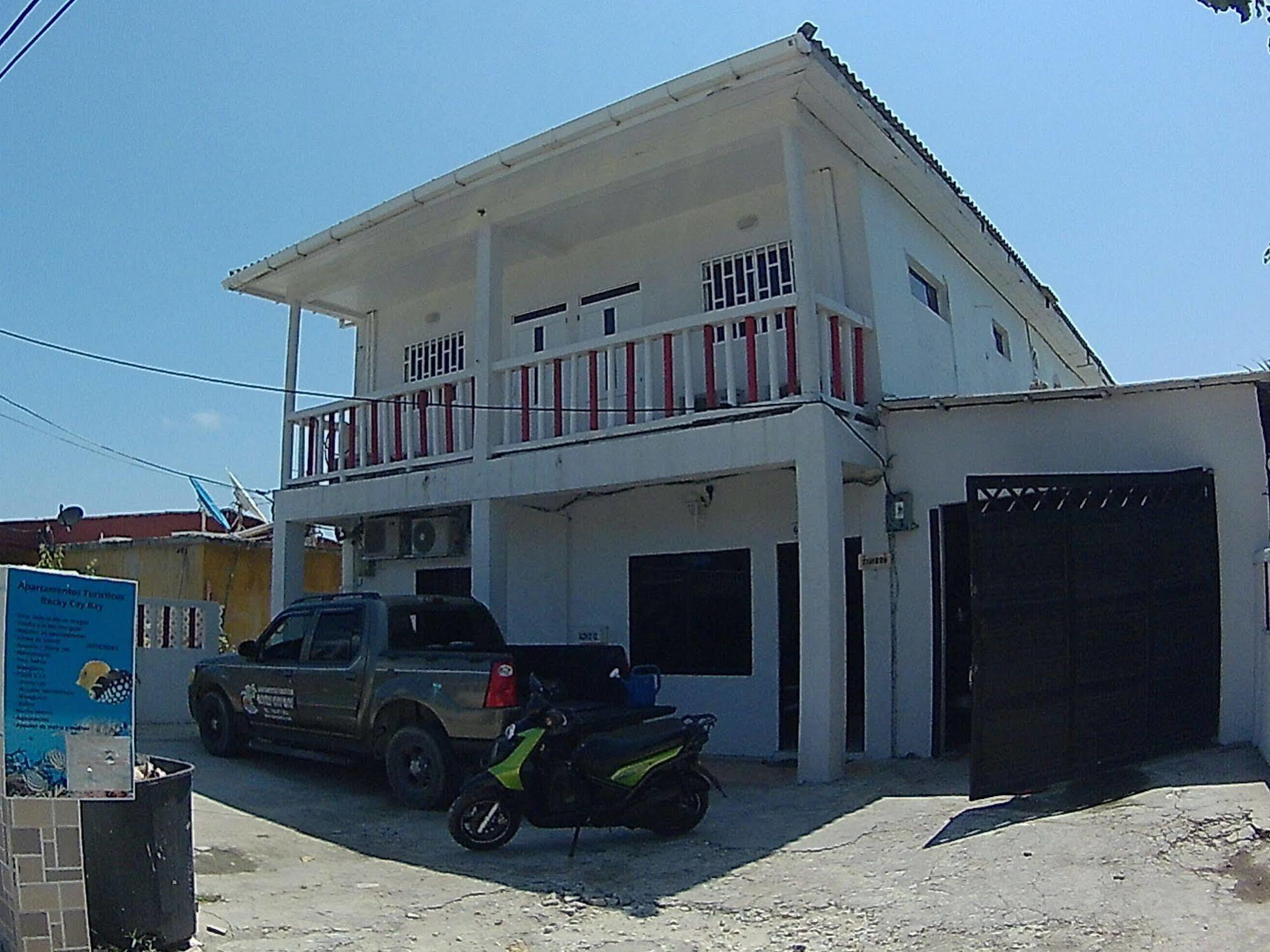 Apartamentos Rocky Cay Bay San Andres  Exterior photo